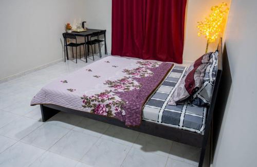 Mussafah House | PRIVATE FAMILY ROOM BY BJ