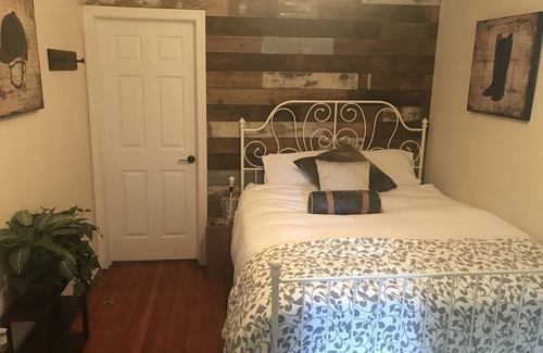 Innisfil Other | Private farmhouse w/claw foot tubs, firepit and walking trails