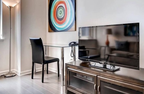 Hudson Exchange Apartment | Private & Friendly 1BR | Travel Nurse Friendly | W/D | GLS