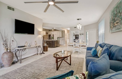 Fort Myers Condo | Private Ground Floor End Unit! Gorgeous Remodel! Lively Colonial Country Club Social Lifestyle!