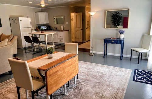 Radnor House | ✨Private Guest House - 4mi from Downtown 🎸& 12 South 🛍️