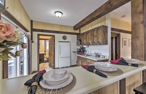 Montville Cottage | Private Guest House w/Deck + Spectacular Views!