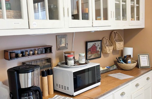 Lexington House | Private Guest Suite Sanctuary-close toAirport/Keeneland/Distillery/UK/Horse Park