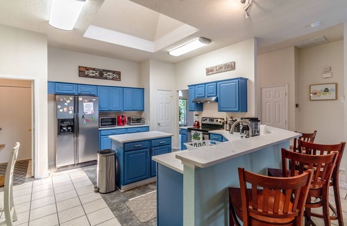 Crowley House | Private Heated Pool, Big Hot Tub, Fenced Yard, Fire Pit, 6 TVs, 1500 Video Games