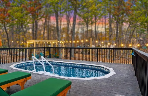 East Stroudsburg House | Private Heated Pool, Hot Tub, Mini Golf, Fire Pit!