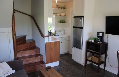 Black Creek Cottage | Private Hideaway, Wetland Views! Heather Cottage