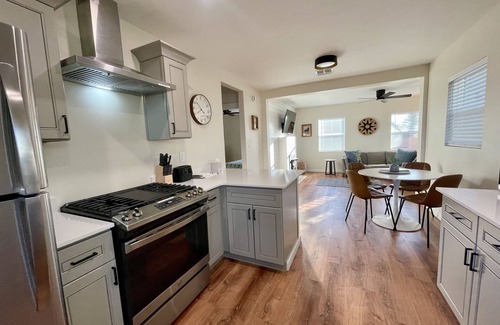 Blenman-Elm House | Private Home- 5 min from U of A, Downtown And Banner UMC