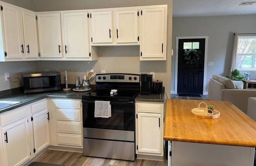 Acme House | Private Home 5 mins to Horse Show/Hiking/Golf