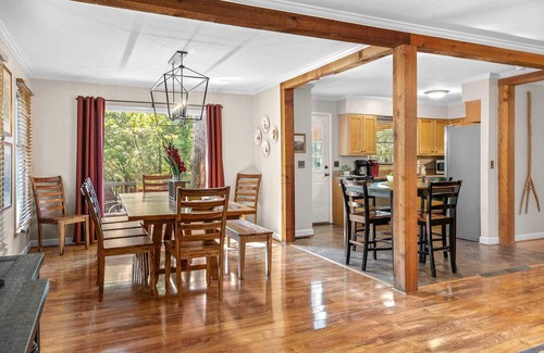 Branson Theater District Cabin | Private Home on 3 Acres! 5 Bedrooms - Private Hot Tub - Close to Strip! | Silver Creek