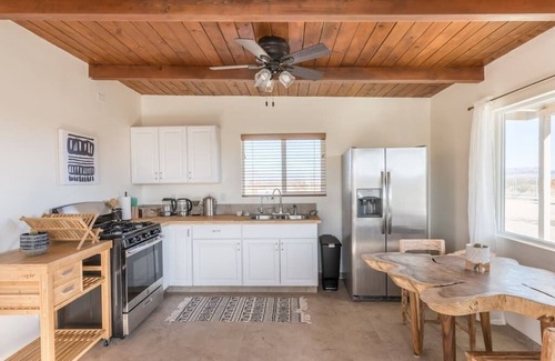 Wonder Valley House | *Private Hot Springs* Yucca House with Granite Tub