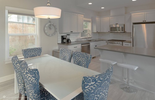 Mountain View District House | Private Hot Tub ~ Dog Friendly ~ Trail access to Pilot Butte ~ Fireplace