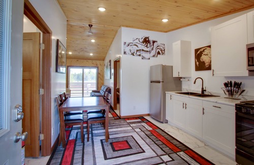Interlochen Boat Rental | Private Hot Tub, King Size Bed Crystal Mountain 17 miles, Traverse City Sleeps 4