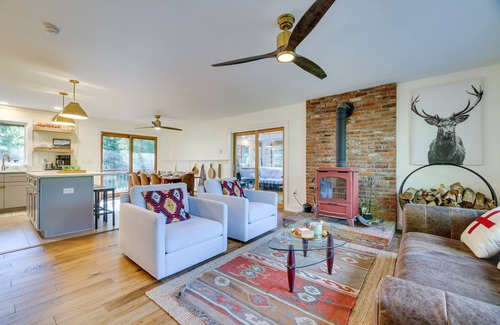 Pocono Pines Cabin | Private Hot Tub: Pocono Pines Cabin Getaway!