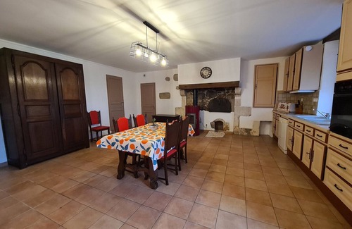 La Berthenoux Cottage | Private house near La Châtre, private garden, jacuzzi