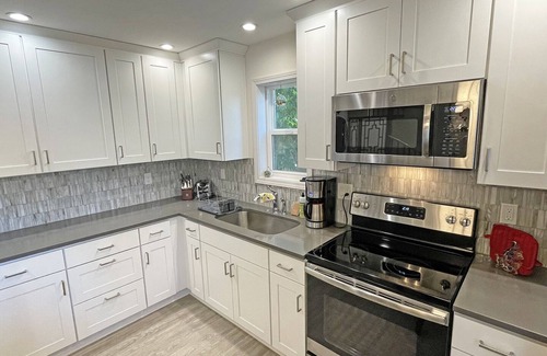 Overlook House | Private house with 3 suites. Modern, Clean & Comfortable!