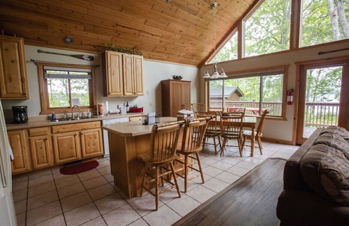 Winter Cabin | Private Island on Lake Winter