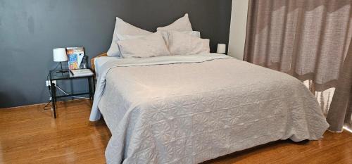 Treeby House | Private king bed guest suite