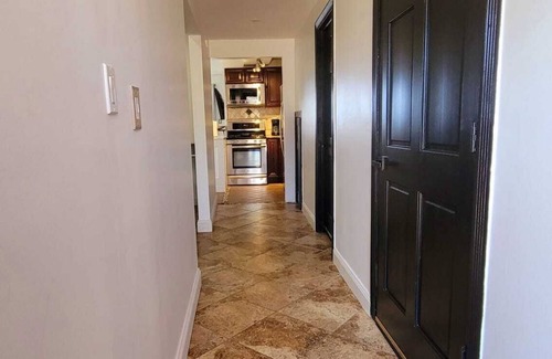 Throgs Neck House | Private King size suite with hot tub & own bathroom