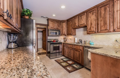La Playa Condo | PRIVATE LA PLAYA BEACH/SPACIOUS 1300 SQ FT VACATION IN POINT LOMA SHELTER ISLAND