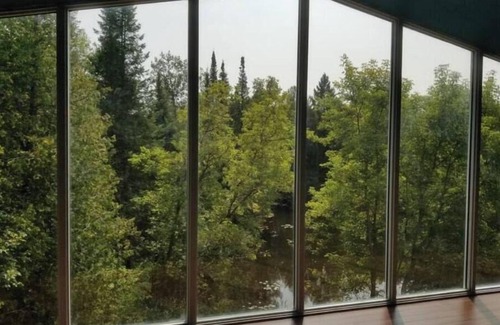 Uxbridge House | Private Lake with 180° views
