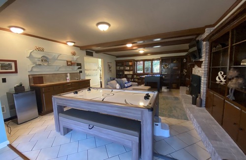 Hickory House | Private Lakefront Exec Home: Ollie's Hideaway: 4BR, 3.5 Ba