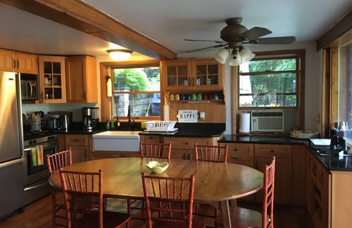 Jeffersonville House | Private Lakefront Cottage, Fish, Row, Panoramic Lake Views.nPet Friendly!