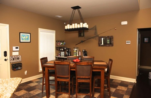 Chappells House | Private Lakeside, private Dock, Outddor Kitchen Fire Pit & More