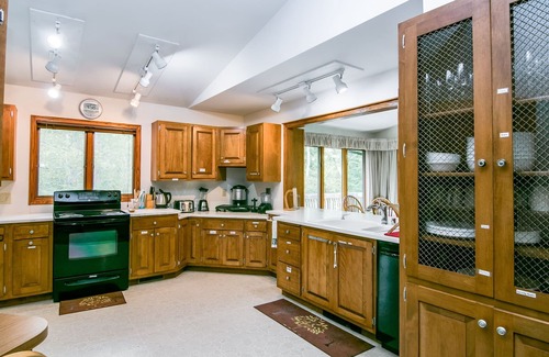 Wautoma House | Private lakeside retreat, swim, boat, fish! Perfect for family events