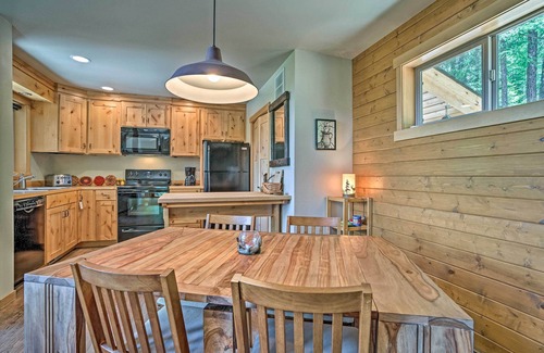 Leavenworth Cabin | Private Leavenworth Cabin w/Mtn Views & Fire Pit