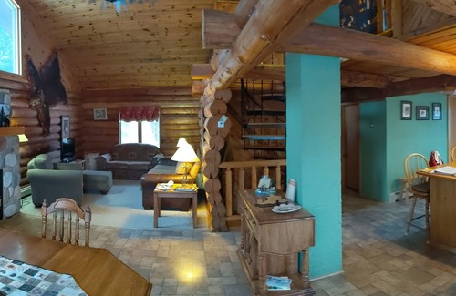 Remer House | Private Log Lodge Nestled In Chippewa National Forest On Secluded Lake.