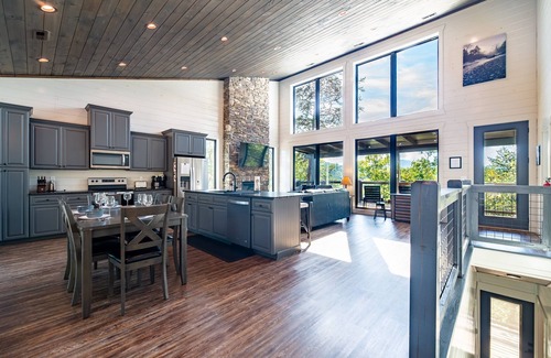 Gatlinburg - Pigeon Forge Cabin | Private modern indoor pool cabin | Dollywood