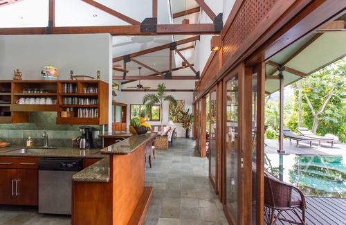 Dominical Villa | Private Nature Reserve. Stunning coast views. 3 minutes to the beach.