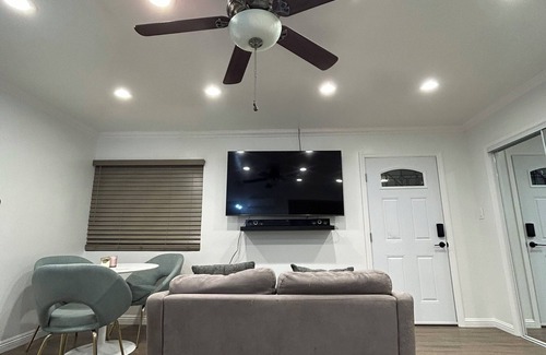 Downey House | Private Newly Furnished & Cozy Studio Perfect for 1-2 Guests