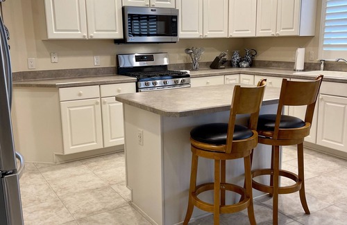 Virginia Trace House | Private oasis! Family sized villa! 3 min to Lake Sumter Square, walk to pool