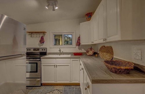 Butterfly Mountain House | Private Oasis near Ritz Carlton, on 5 acres, stunning views, spa