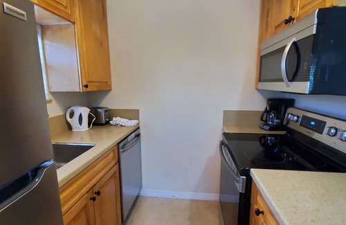 Hillsboro Beach Villa | Private Ocean Side Resort - Beach/Pool/Golf putting green/Waterway ICWW