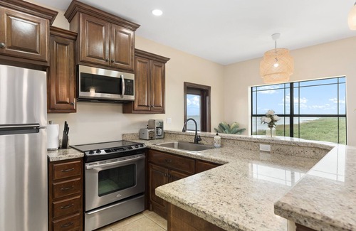 Port Isabel House | Private Oceanfront Townhouse in Port Isabel ,Texas - Fishing Access