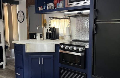 Valley RV Rental | Private Outdoor Shower ๐ธ 25 to Auburn & West Point Lake!