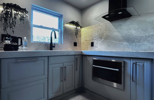 East Allegheny House | Private Parking & Patio Stylish Urban Getaway