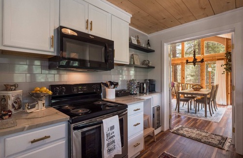 Guadalupita Cabin | Private Peak Velo Remote Mountain Retreat
