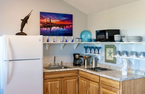 Lamar Resort | PRIVATE PIER "REDFISH LODGE" on Copano Bay