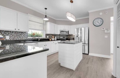 Crystal Beach House | 🏖️Private Pool | 6-Seater LSV (Golf Cart) | Gulf Views | 6BR Splash🏖️