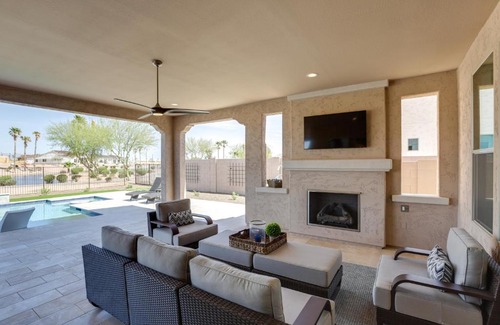 Palm Valley House | Private Pool and Grill Modern Goodyear Retreat