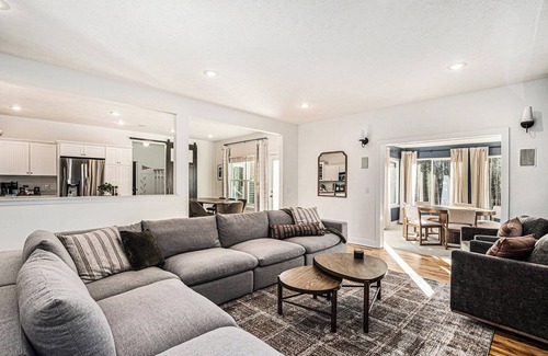 West Olive House | Private Pool | Game Room | Shuffleboard | Nursery | Two kitchens | Firepit