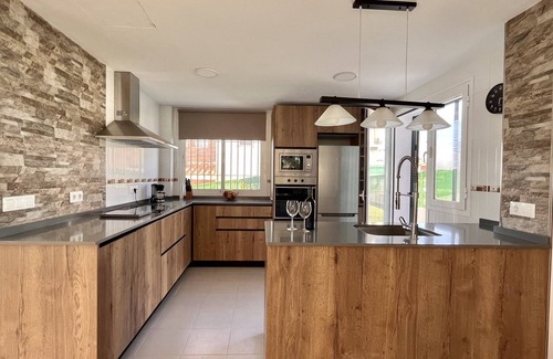 Dilar Ski Chalet | Private Pool & Garden by Sierra Nevada Natural Park