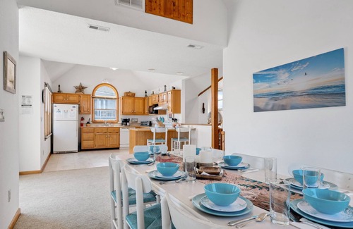 Ocean Hill House | Private Pool, Heat Included, Dogs Welcome, Hot Tub, Oceanside, No 4x4 Needed