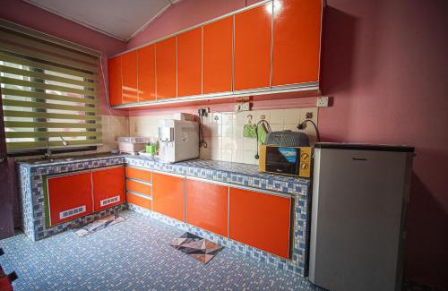 Kampung Chicha House | Private Pool Homestay Al-Qari