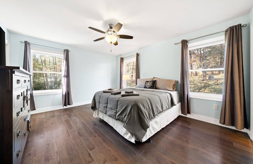 Fairview House | Private Pool & Hot Tub on Serene Wooded Lot