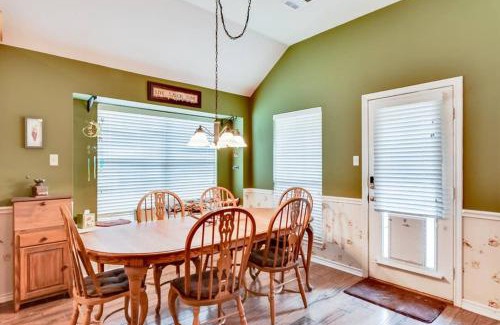 South Arlington House | PRIVATE POOL w/Full Amenities by BLD & Joe Pool LK