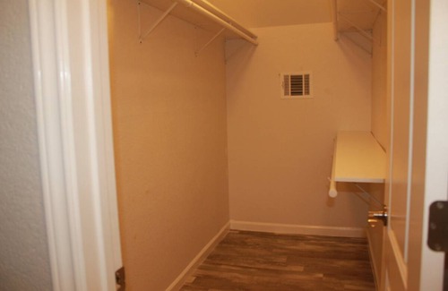 McNeil Resort | Private room ∙ 1 guest